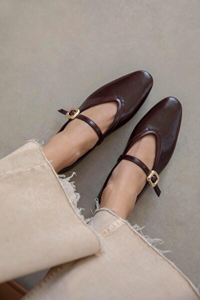 Stilbagshoes LEANNE TOKA حذاء باليه نسائي بتفاصيل عنق البراد