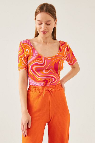 Bonne Maison Women's Orange Cream Pattern U-Neck Short Sleeve Viscose Blouse
