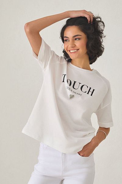 Amia&Co. Ecru Printed Crew Neck Short Sleeve T-Shirt