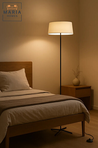 MARIA HOMES مصباح أرضي ثلاثي القوائم رفيع مع غطاء أسطواني أبيض