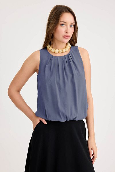 Vitrin Pleated Front Zero Sleeve Skirt Hem Elastic Blouse