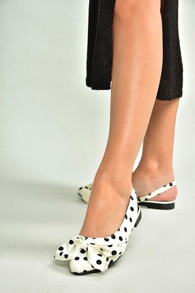 Fox Shoes H726809004 White Polka Dot/Black Fabric Women's Ballerinas