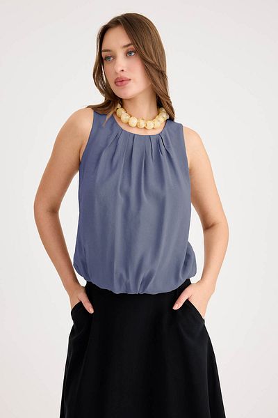 Vitrin Pleated Front Zero Sleeve Skirt Hem Elastic Blouse