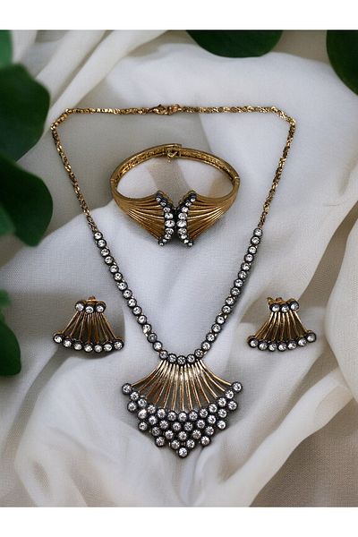FAYRA ACCESSORIES Diamond Rib Necklace Earrings and Bracelet Set