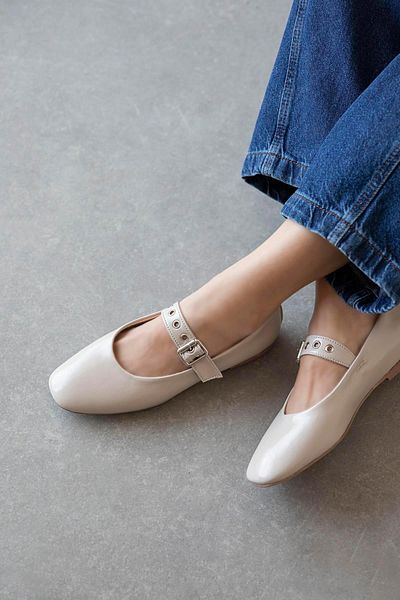 STRASWANS Jules Women's Belt Detail Wrinkled Leather Ballerina Beige