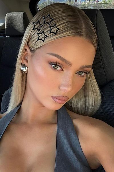 TAKIŞTIR مجموعة من 4 مشابك جانبية على شكل نجمة باللون الأسود