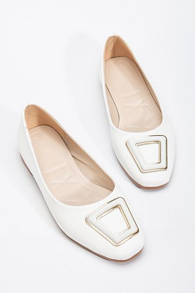 Tonny Black Women's White Oval Toe Ballerinas with Buckle Detail on the Front