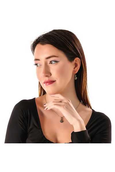 Atelier LEO Handmade Jewellery طقم أقراط وقلادة من أنثراسايت عتيقة مصنوعة يدويًا من حجر الكريستال النحاسي لا يسبب التلطيخ مجموعة مجوهرات نسائية