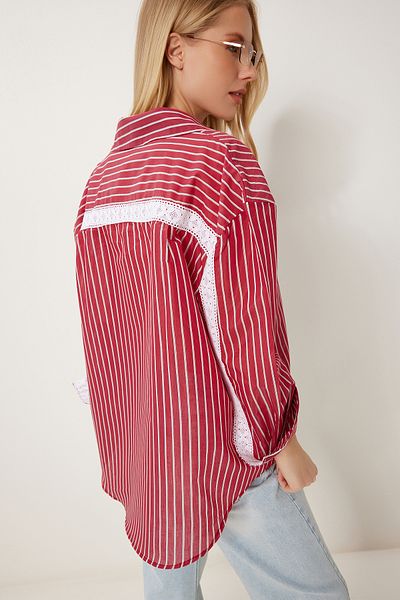 Happiness İstanbul Burgunderfarbenes, gestreiftes Oversize-Hemd mit Spitzendetail für Damen RV00210