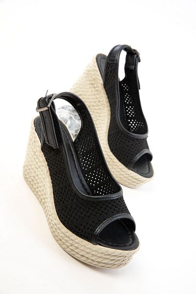 SOHO Schwarze Damenschuhe mit Keilabsatz 20671