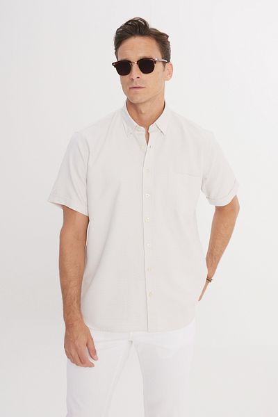 ALTINYILDIZ CLASSICS Men's White-beige Comfort Fit Relaxed Cut Button Collar Pocket Dobby Short Sleeve Shirt