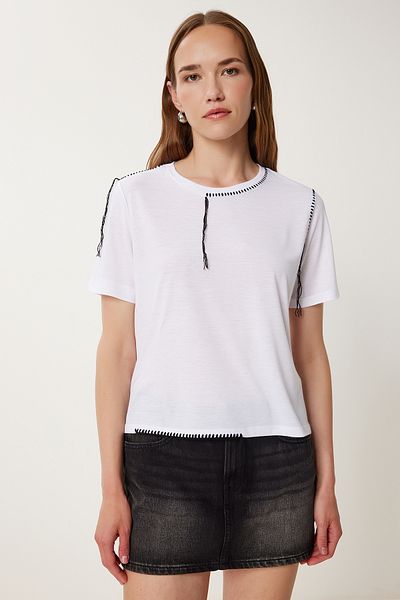 Happiness İstanbul Women's White Contrast Stitching Detailed Knitted T-Shirt Tp00087