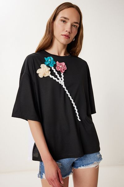 Happiness İstanbul Women's Black Floral Detailed Back Low-Cut Knitted T-Shirt Tp00086