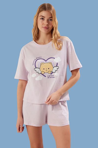Trendyol Collection Fliederfarbenes, bedrucktes Strick-Pyjama-Set aus 100 % Baumwolle THMSS25PT00198