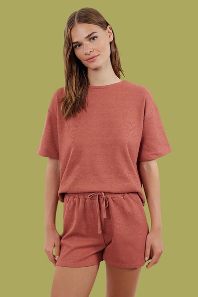 Trendyol Collection Set pijamale tricotate din țesătură Waffle cu pantaloni scurți THMSS22PT0524