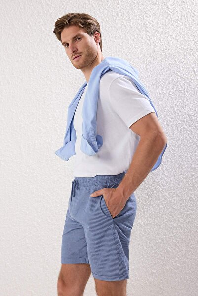 Trendyol Collection TMNSS25SR00001 Μοντέλο μπλε σορτς και βερμούδες