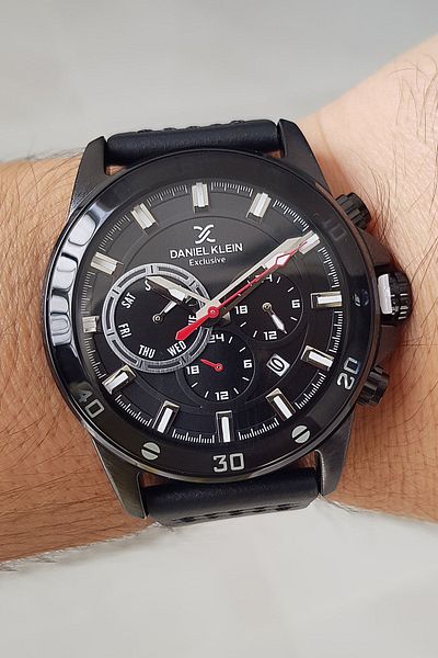 Daniel Klein Functions Active Men's Black Leather Strap Wristwatch