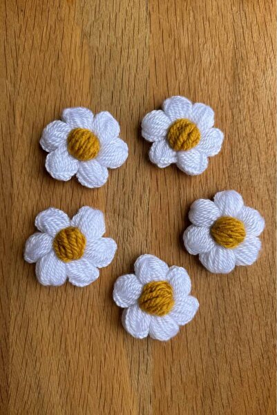Talinhandmade Motivul cu margarete tricotat manual este prețul pentru 5 bucăți.