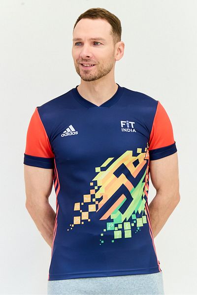 adidas Men Sportswear Fit Short Sleeve Training T-Shirts, Multicolor