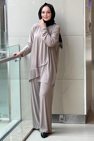 Ceremony Tunic with Front and Hem Chiffon Accessory Deatyl Sandy Suit with Loose Trousers