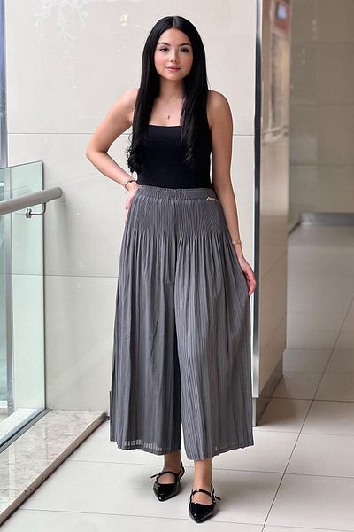 Ghisa Pleated Loose Trousers with Elastic Waist