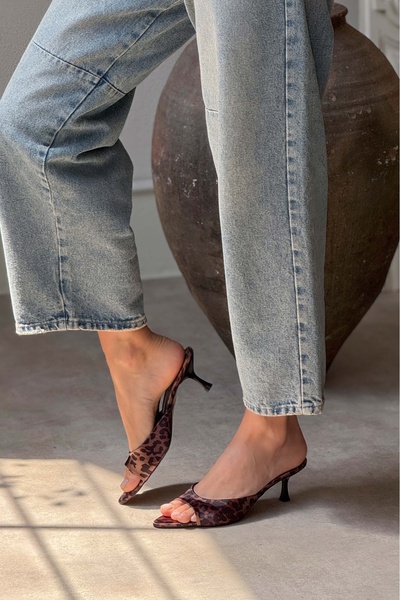 NİŞANTAŞI SHOES Obećajte Leo Satin Ženske papuče sa šiljatim vrhom Tanka potp...