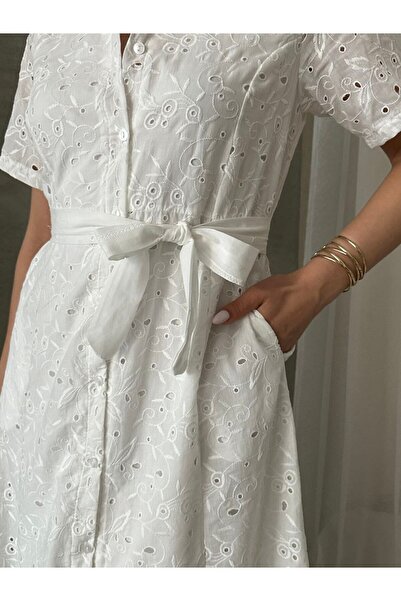 SUN STYLE Φόρεμα με επένδυση με μοτίβο λουλουδιών από εισαγόμενο βαμβάκι με λεπτομέρεια τσέπης και ζώνης - Κέντημα Διαφορετικά μοτίβα λουλουδιών