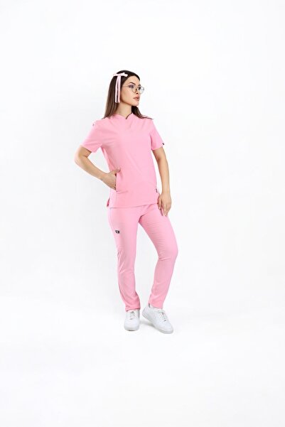 By Terzi Medikal Kadın KYBELE Pembe (Takım) Likralı Scrubs (Hakim Yaka) Doktor ve Hemşire Forması