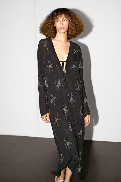 Massimo Dutti İşlemeli dökümlü midi elbise