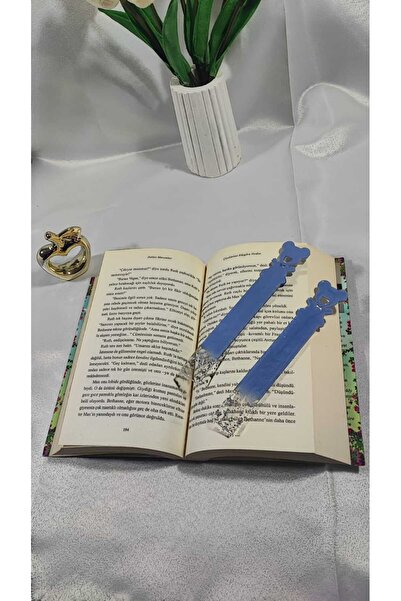 Demet Art Studio Reçineye Hayat Veriyoruz Epoksi Mavi Renkli Ayıcık Figürlü Kitap Ayıracı – Sevimliliği Sayfalara Taşıyın