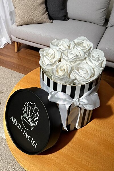 CAPSULE Sevgiliye Özel Hediye Gül Kutu Beyaz Hediyelik Çiçek Doğum Günü Arkadaşa Eşe Kız Yıldönümü Sevgili