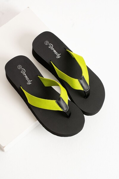 Bermody Γυναικείες παντόφλες παραλίας Kaila με πράσινη πλατφόρμα με τακούνι 4,5 εκ. υφασμάτινες σαγιονάρες που δεν πικραίνουν τα δάχτυλα, καλοκαιρινές παντόφλες για την πισίνα