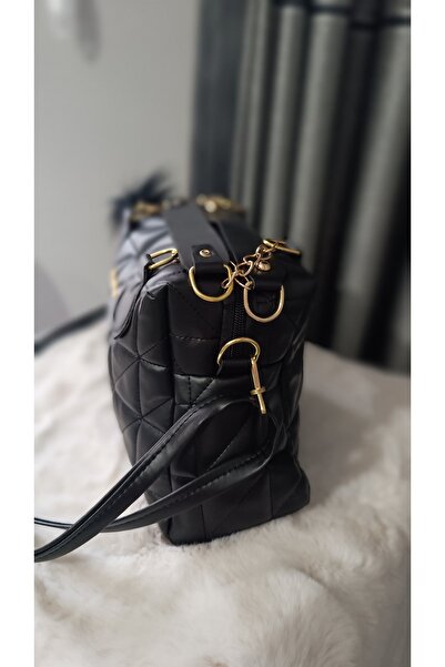 Butik Ponponlu Gold Zincirli Büyük Boy Kapitone Detaylı Çapraz Ayarlanabilir Askılı El ve Omuz Çantası