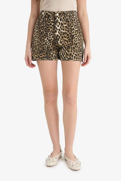 DeFacto Regular Waist Leopard Patterned Short Leg Gabardine Shorts F3100Ax25Hs