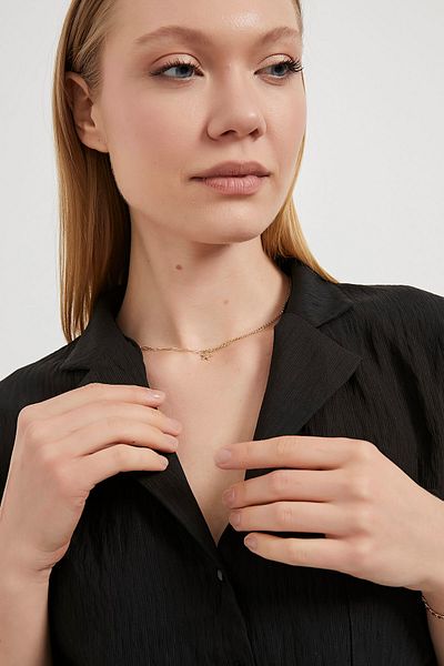 Arma Life Cămașă neagră crop cu mânecă scurtă și buzunar pentru femei