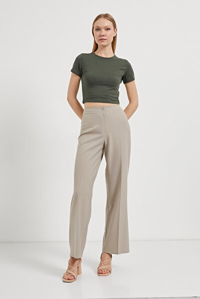 Arma Life Women's Crew Neck Basic Stretchy Khaki Crop T-Shirt