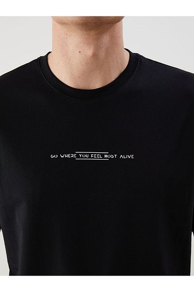 LC Waikiki New Season Crew Neck εμπριμέ χτενισμένο βαμβακερό ανδρικό Tisort - S5PI69Z8