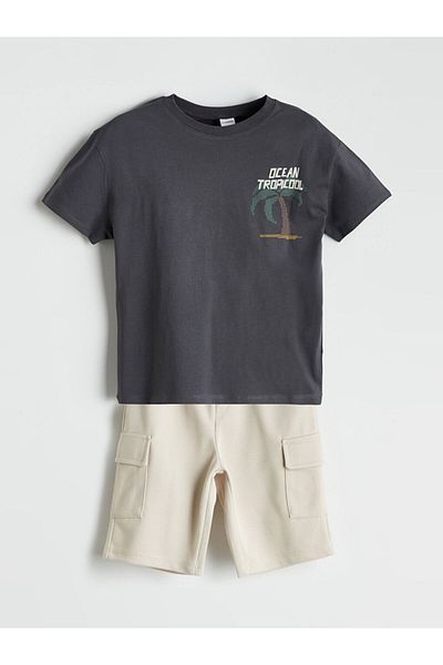 LC Waikiki Printed Boys' T-Shirt and Pocket Shorts 2 Pack