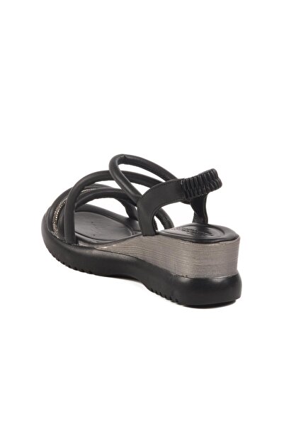 WALKWAY Women's Stoned Black Sandals T-004 Z