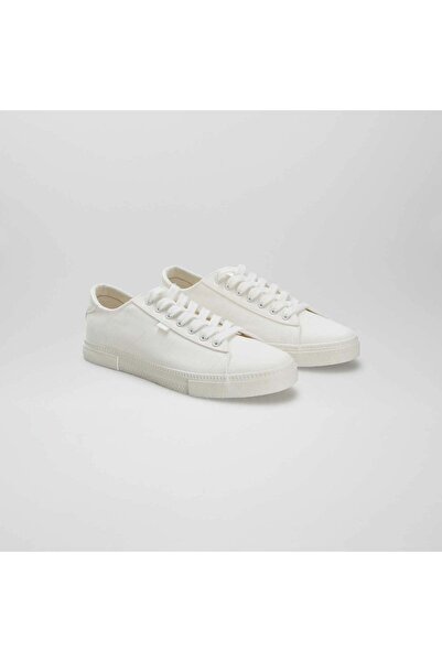 KIABI حذاء رياضي من القماش المطبوع منخفض الارتفاع باللون البيج