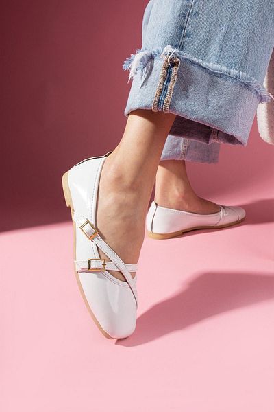 FUGA MODA Berky White Patent Leather Ballerinas with Cross Piping and Buckle Detail