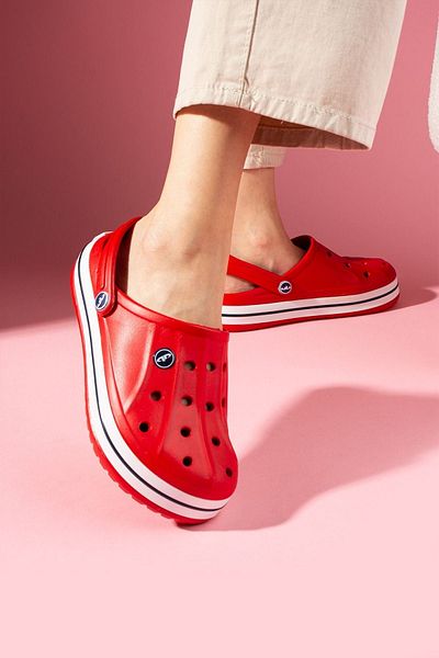 FUGA MODA Eflora Red Perforated Line Embossed Polyurethane Closed Front Wet Floor Slippers and Sandals