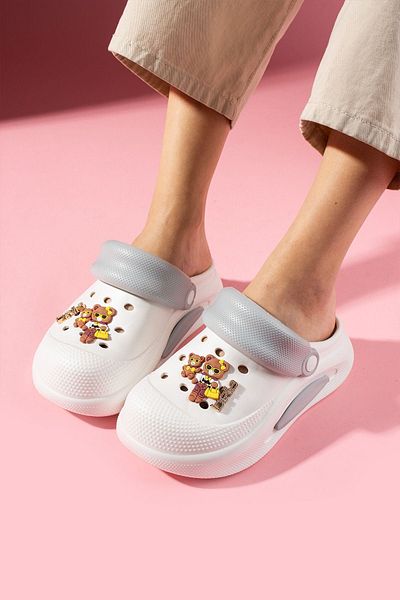 FUGA MODA Pelmo White High Sole Teddy Bear Accessory Polyurethane Closed Front Wet Floor Slippers