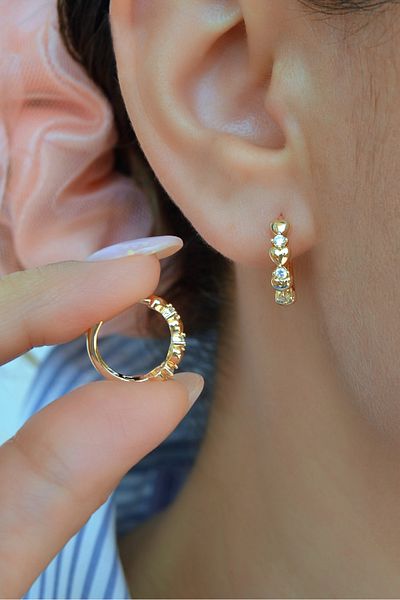 Sacce Scarves&Accessories Row Heart Hoop Earrings – Zircon Stone