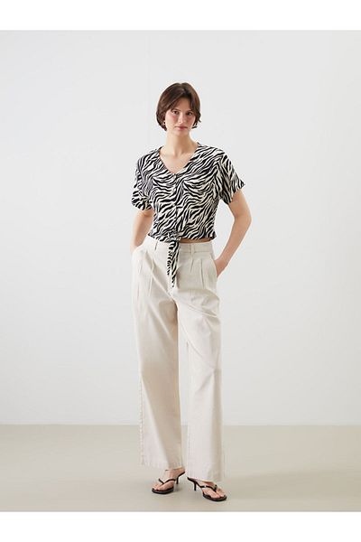 LC Waikiki New Season V Neck Μπλούζα με σχέδιο Zebra - S5NV01Z8