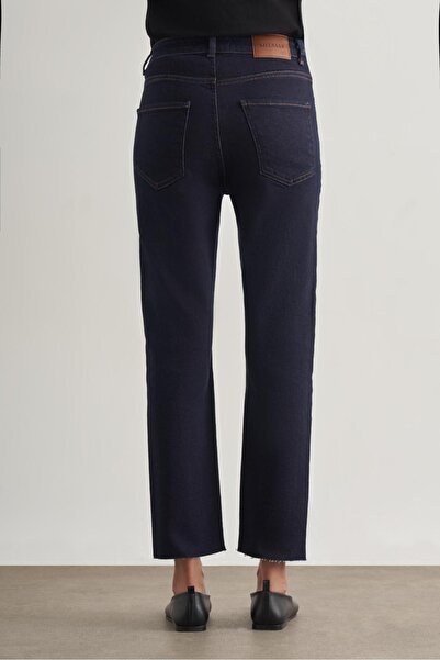 Mizalle Kesikli Mom Fit Denim Lacivert Pantolon