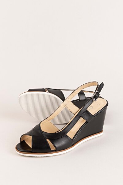 Gondol Kadın Hakiki Deri Dolgu Topuk Ayakkabı Şhn.7029 Siyah