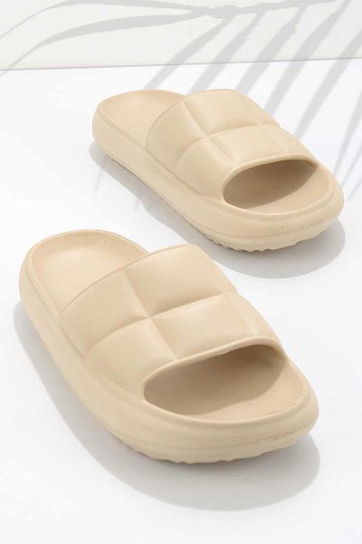 Bambi Beige Women's Slippers K04738333359