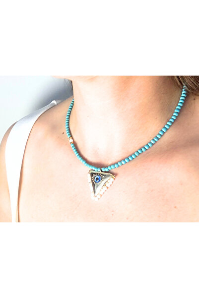 LYRA OFFİCİAL قلادة تميمة بيضاء بطرف فيروزي مطرز بالخرز