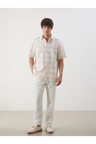 LC Waikiki Ανδρικό πουκάμισο LCW Vision Regular Fit με κοντό μανίκι καρό ποπλίνα